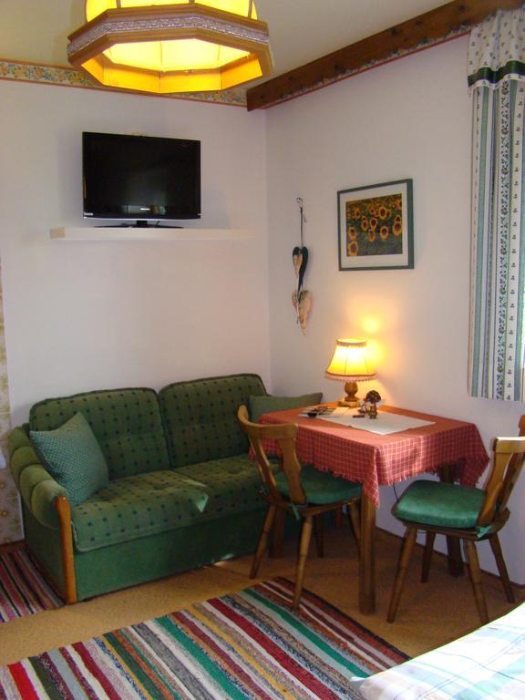 Landhaus Teufl Bed and Breakfast Faistenau Værelse billede