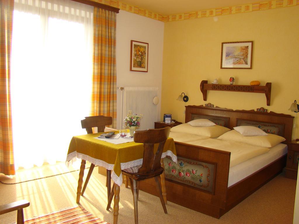 Landhaus Teufl Bed and Breakfast Faistenau Værelse billede